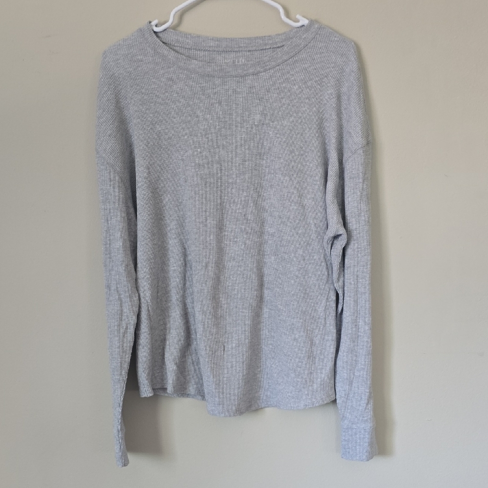 Time and Tru Light Gray Knit Top